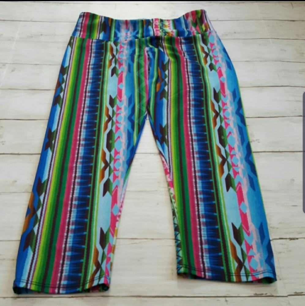 Onzie capri‎ leggings colorful southwestern Aztec tribal print